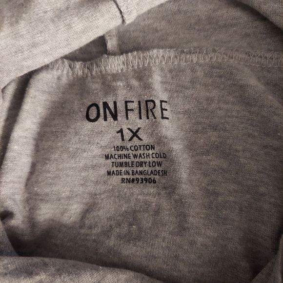 Gray Anime Cartoon Hoodie Long Sleeve Tee NWT - Picture 4 of 4